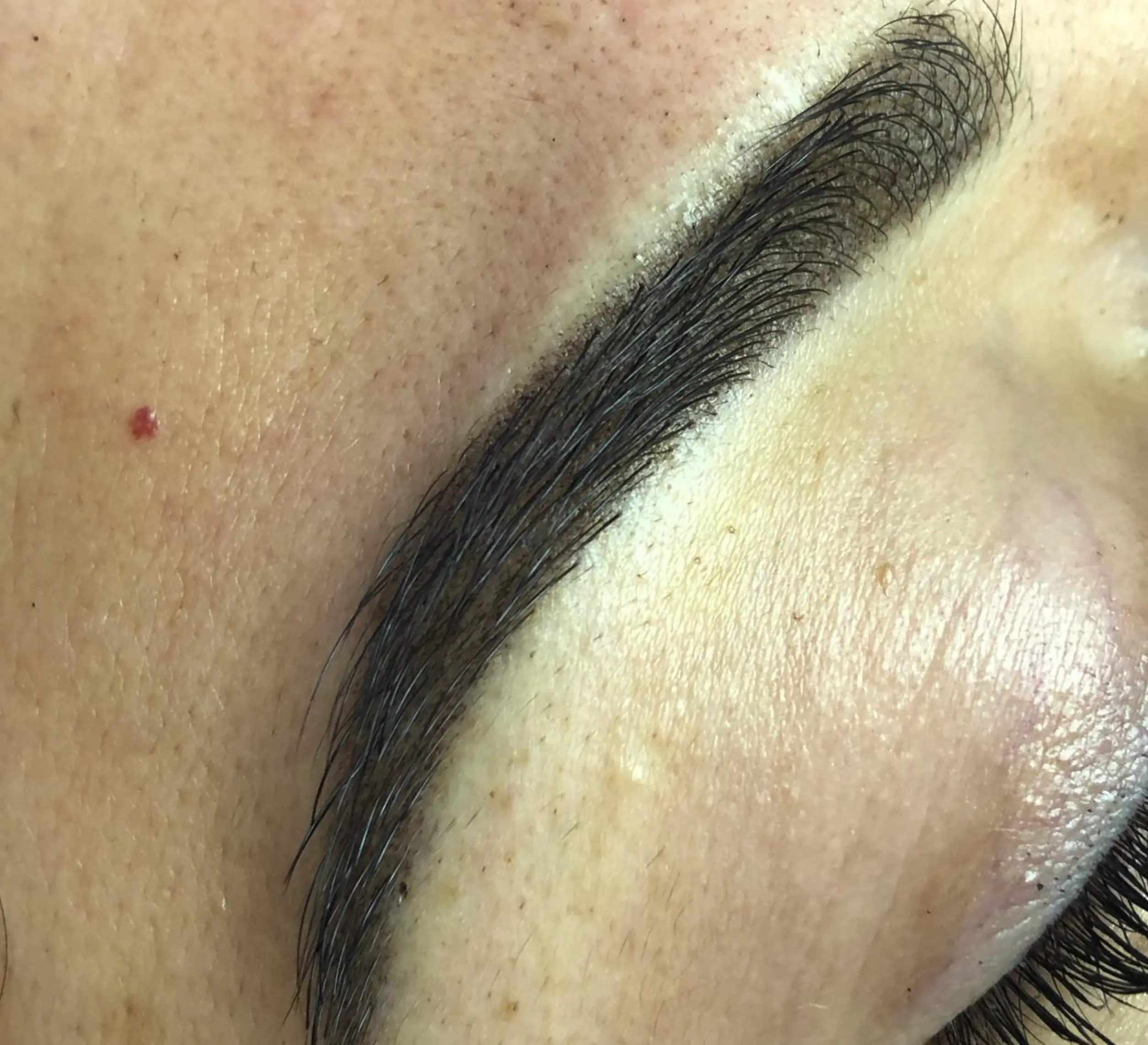 eyebrow microblading